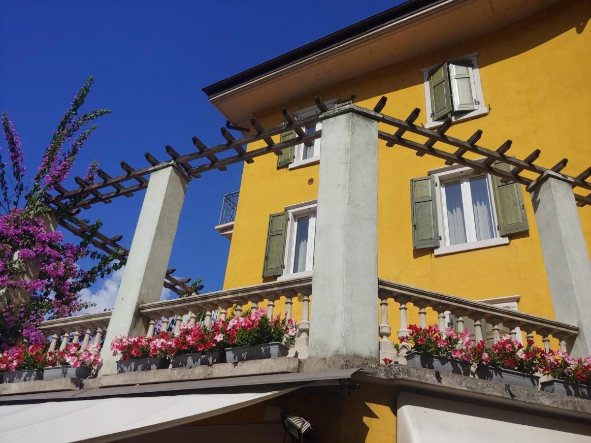 Appartamenti Baia Azzurra 3. Torbole Sul Garda ภายนอก รูปภาพ