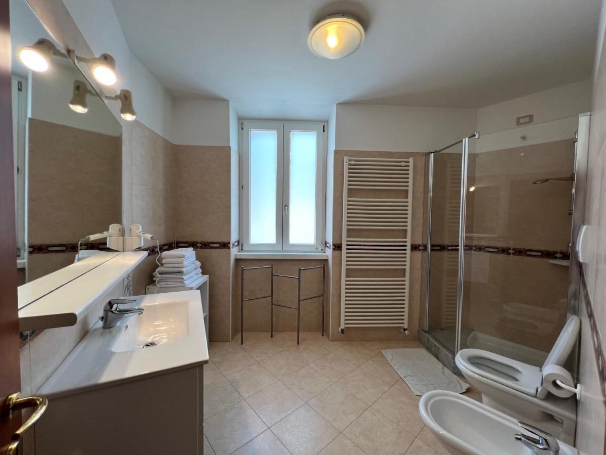 Appartamenti Baia Azzurra 3. Torbole Sul Garda ภายนอก รูปภาพ